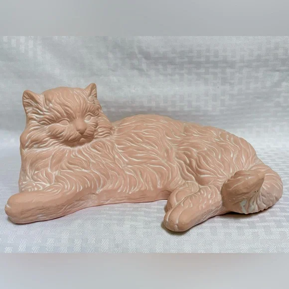 Decorative Ceramic Persian Cat Figurine - Elegant Shelf Accent - Picture 1 of 7